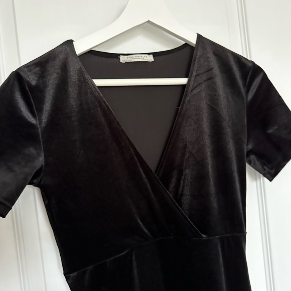 Velvet V neck mid length dress - Picture 2 of 4